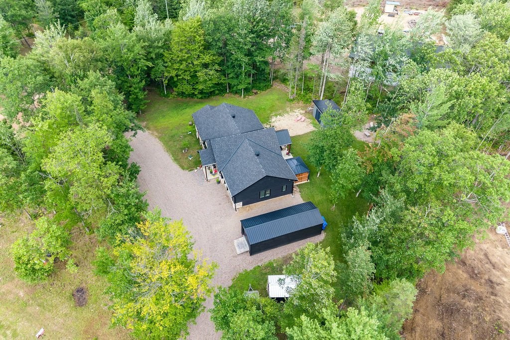 









140


Av. Paradise

,
Mansfield-et-Pontefract,




QC
J0X1R0

