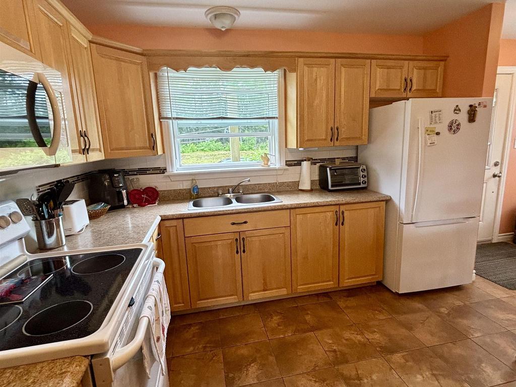 












1619 Gabarus Highway

,
Prime Brook,




NS
B1L 1E8

