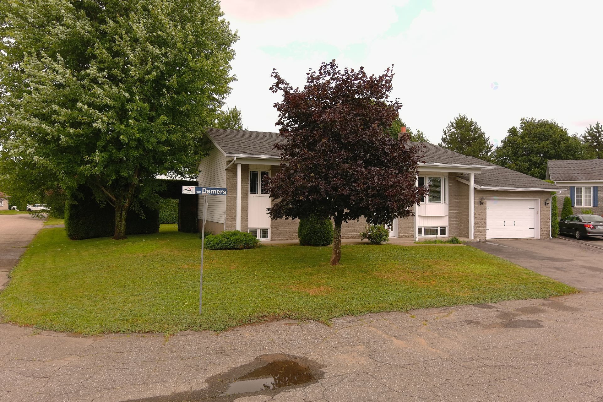 









3880


Rue Demers

,
Shawinigan,




QC
G9P4Y9

