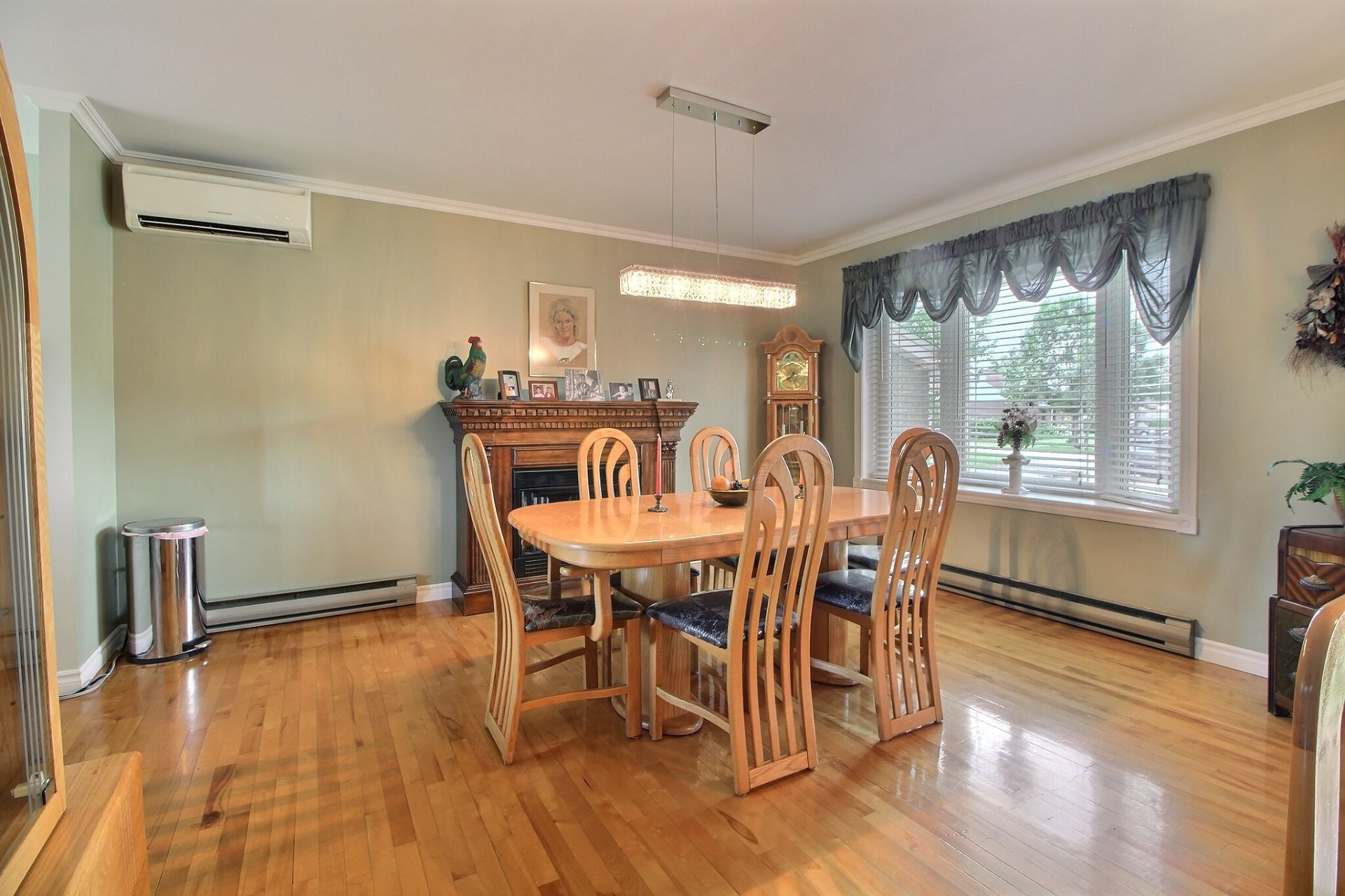 









3880


Rue Demers

,
Shawinigan,




QC
G9P4Y9

