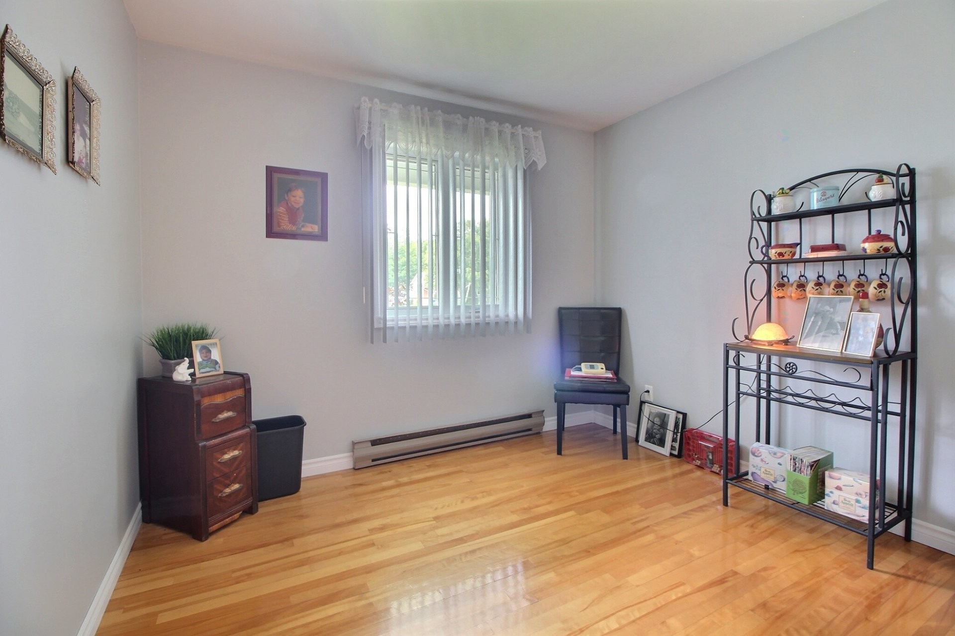 









3880


Rue Demers

,
Shawinigan,




QC
G9P4Y9

