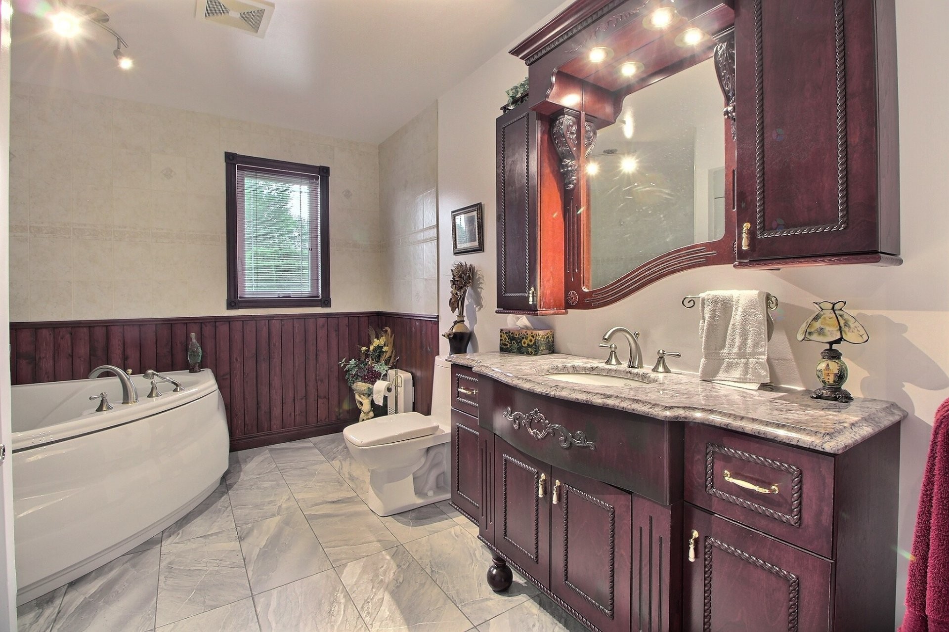 









3880


Rue Demers

,
Shawinigan,




QC
G9P4Y9

