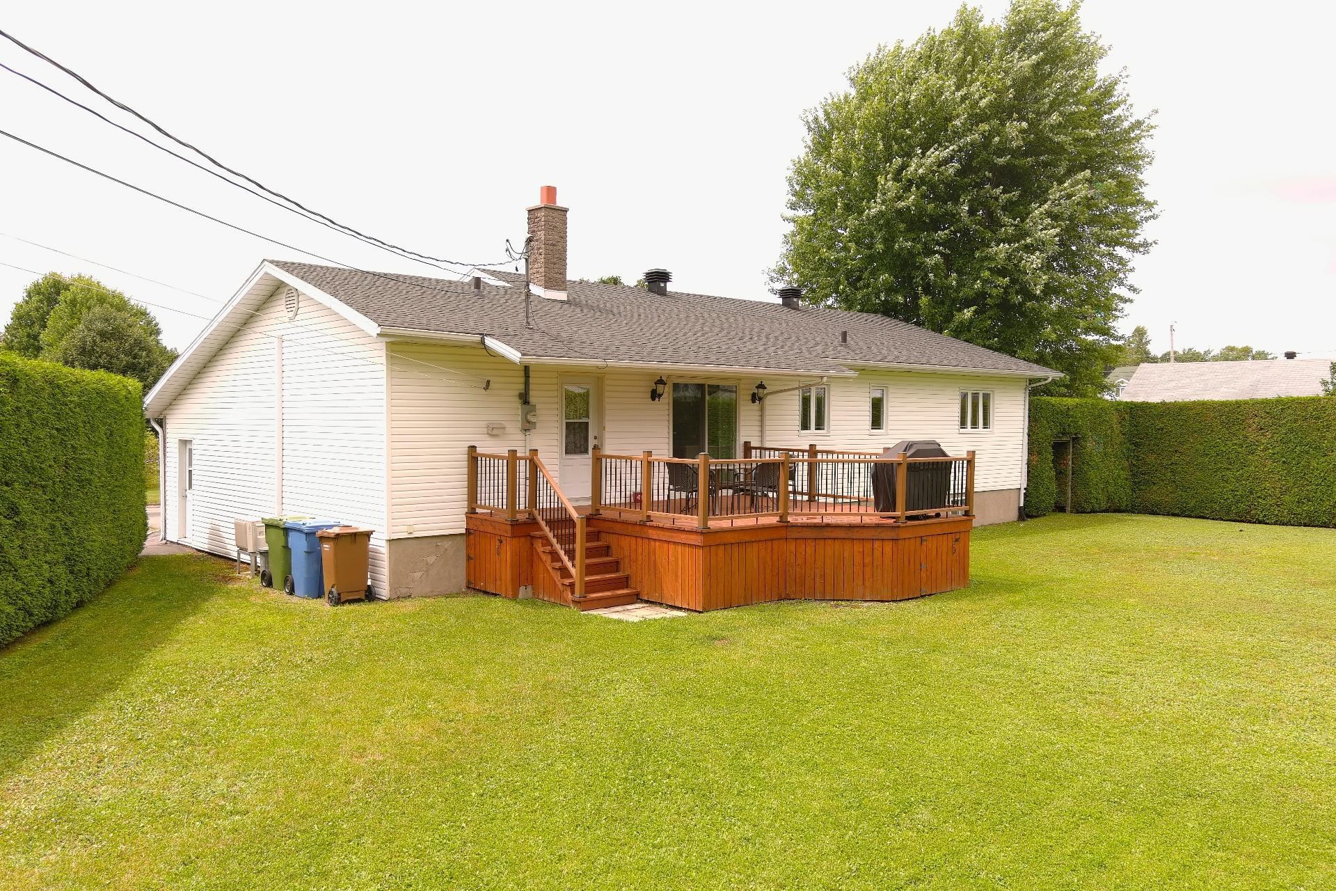 









3880


Rue Demers

,
Shawinigan,




QC
G9P4Y9

