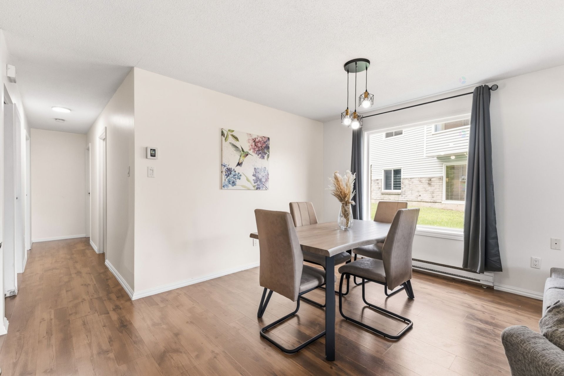 









186


Boul. La Vérendrye E.

, 1,
Gatineau (Gatineau),




QC
J8P7R6

