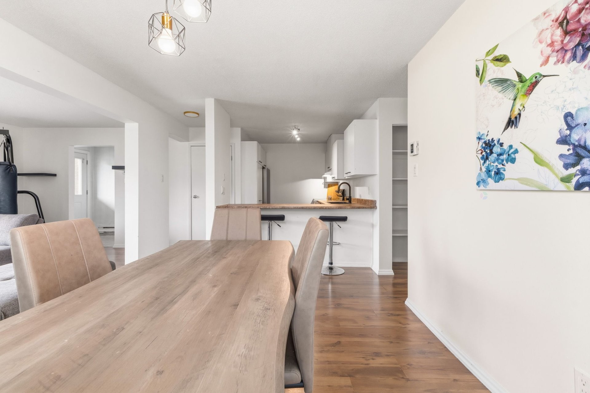 









186


Boul. La Vérendrye E.

, 1,
Gatineau (Gatineau),




QC
J8P7R6

