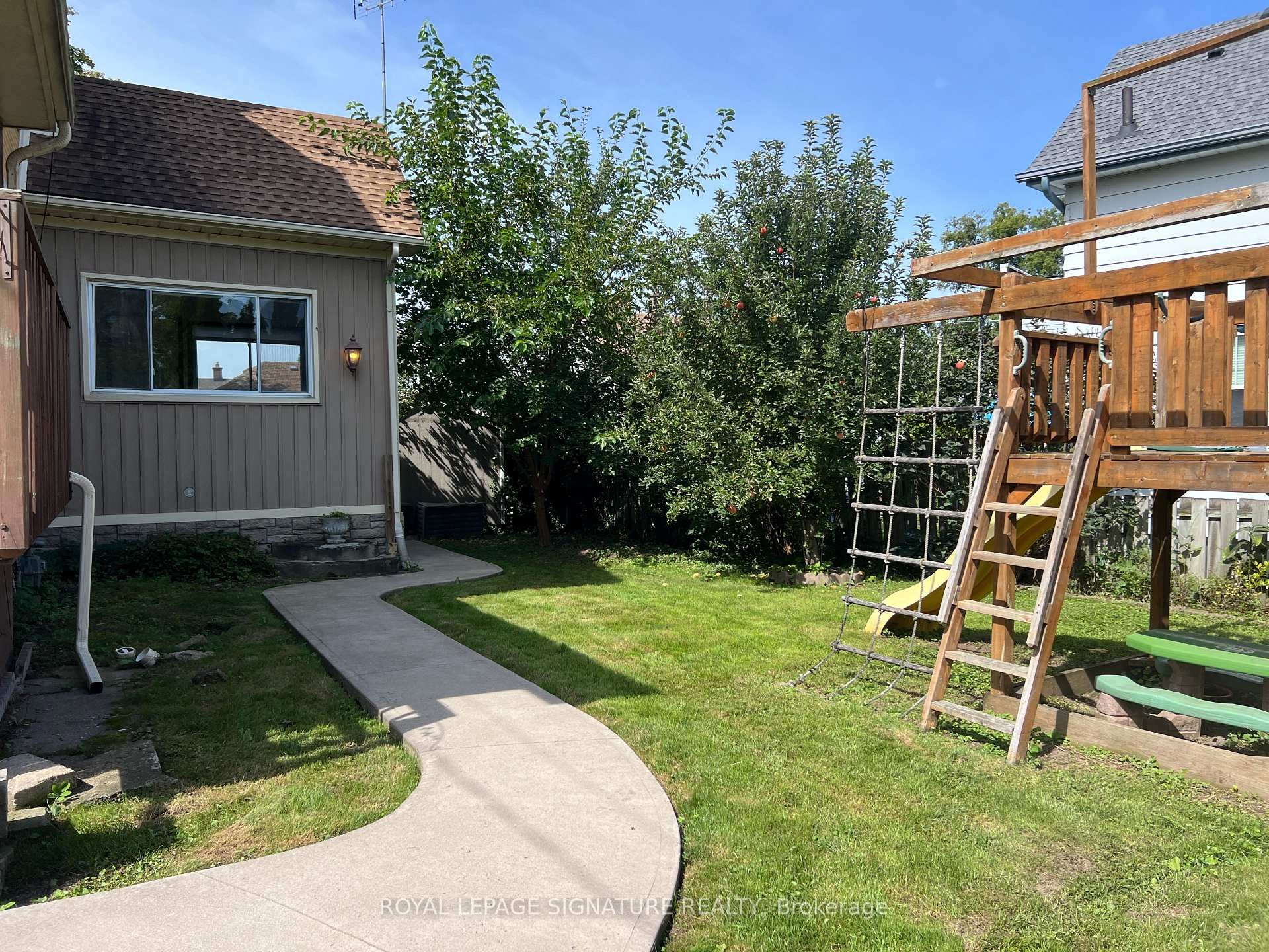 









141


York

Street,
St. Catharines,




ON
L2R 6E8

