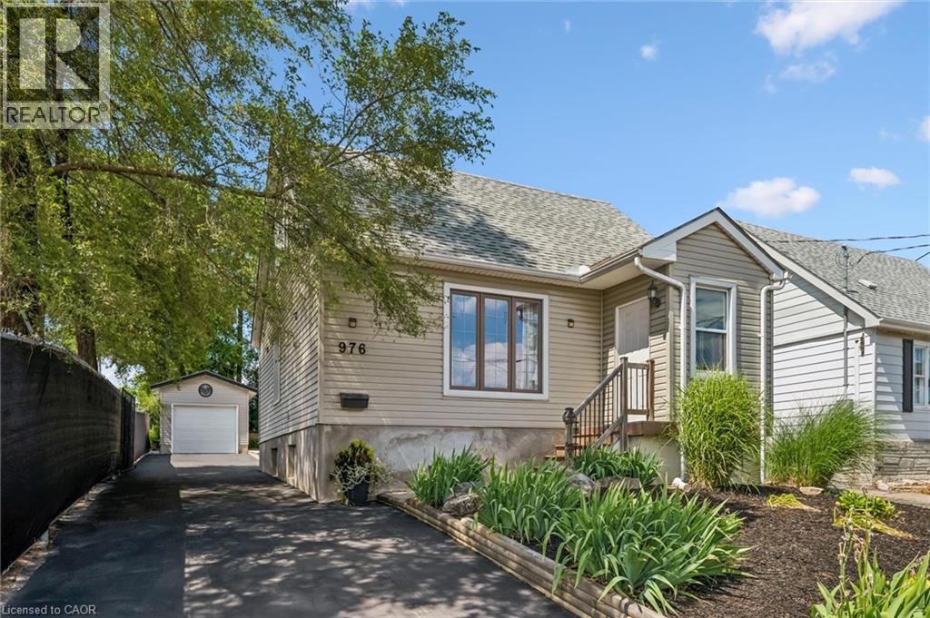 












976 GUELPH Street

,
Kitchener,




Ontario
N2H5Z6

