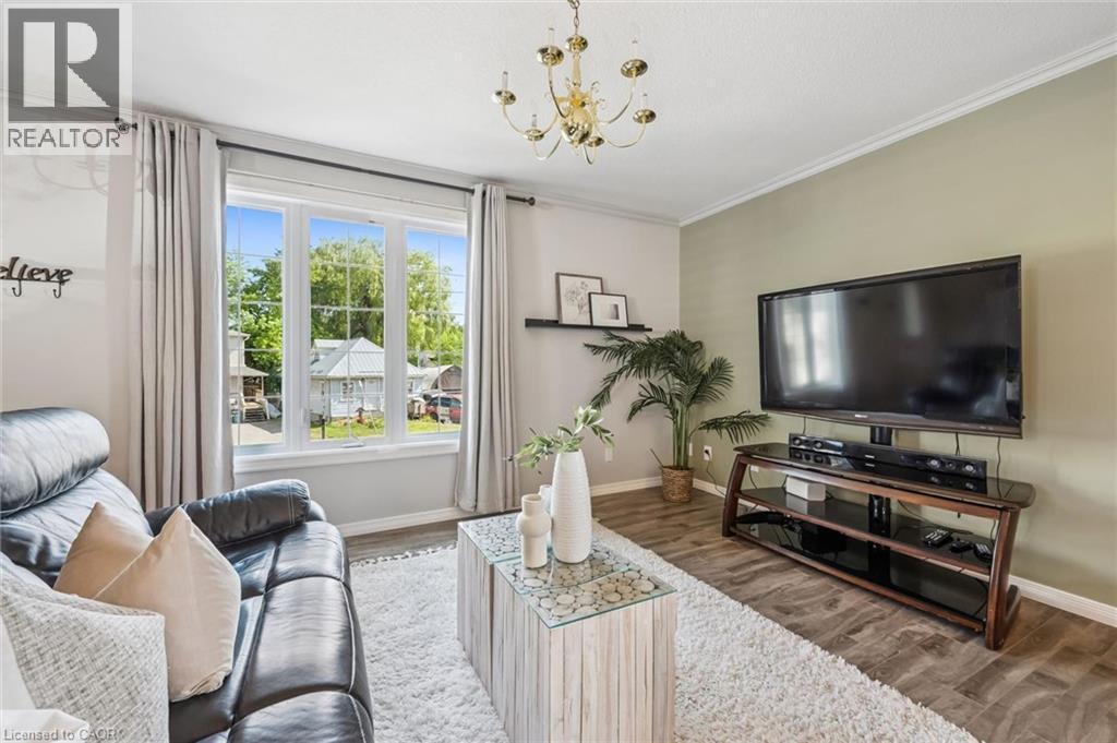 












976 GUELPH Street

,
Kitchener,




Ontario
N2H5Z6

