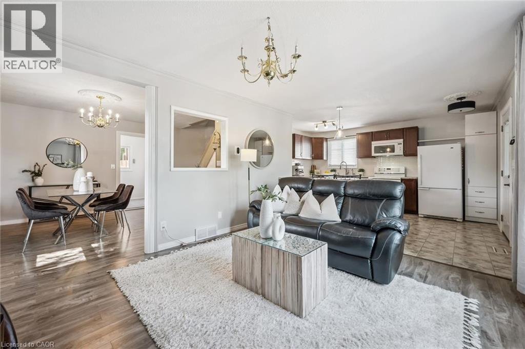 












976 GUELPH Street

,
Kitchener,




Ontario
N2H5Z6

