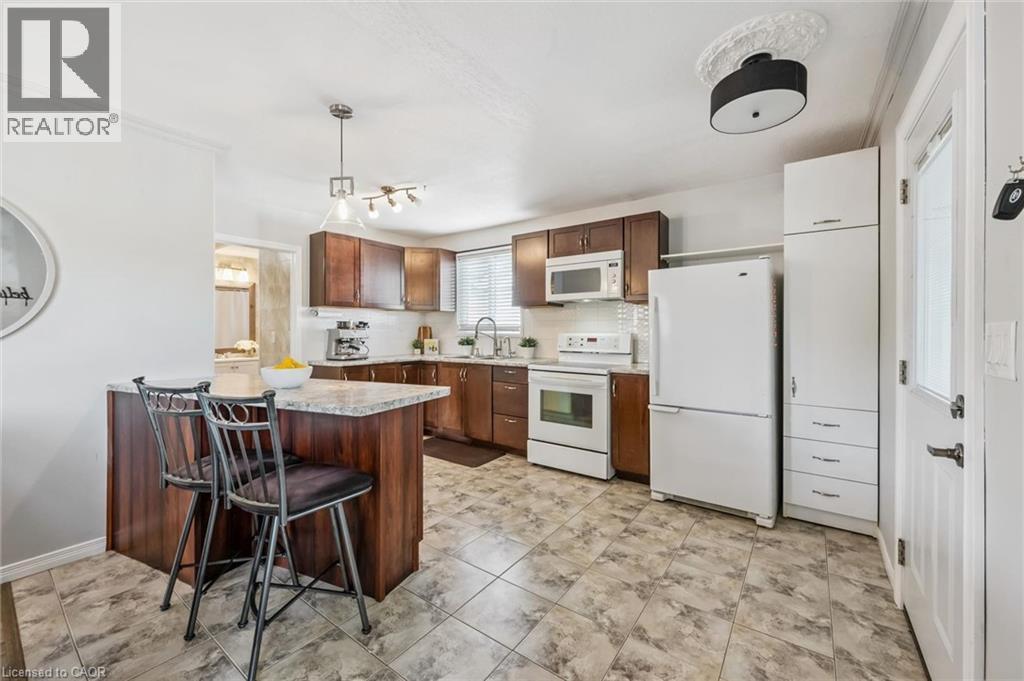 












976 GUELPH Street

,
Kitchener,




Ontario
N2H5Z6

