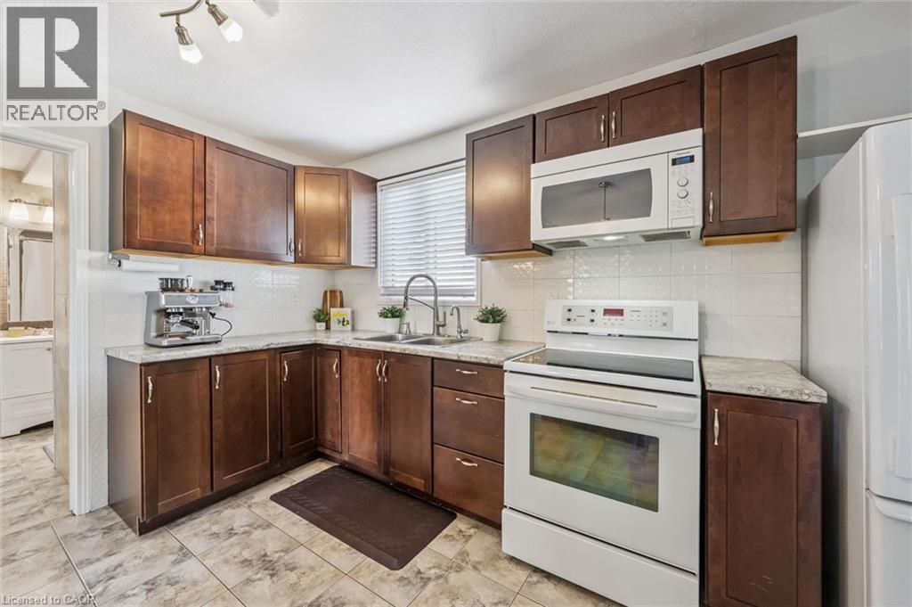 












976 GUELPH Street

,
Kitchener,




Ontario
N2H5Z6

