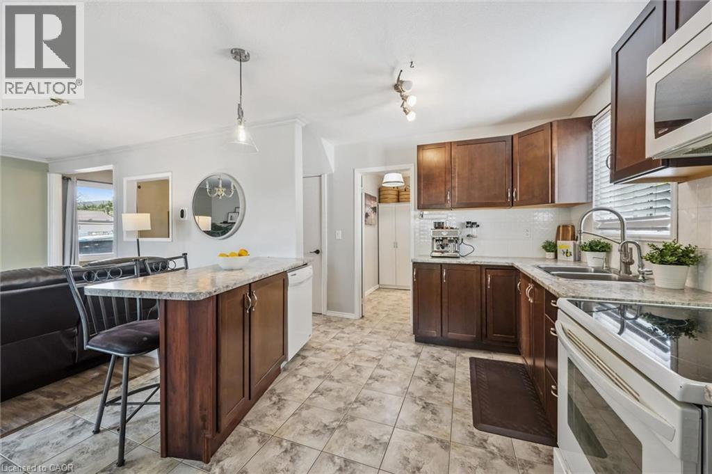 












976 GUELPH Street

,
Kitchener,




Ontario
N2H5Z6

