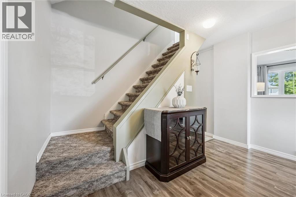 












976 GUELPH Street

,
Kitchener,




Ontario
N2H5Z6

