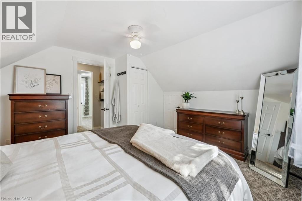 












976 GUELPH Street

,
Kitchener,




Ontario
N2H5Z6


