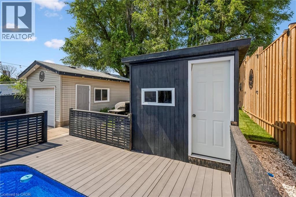 












976 GUELPH Street

,
Kitchener,




Ontario
N2H5Z6

