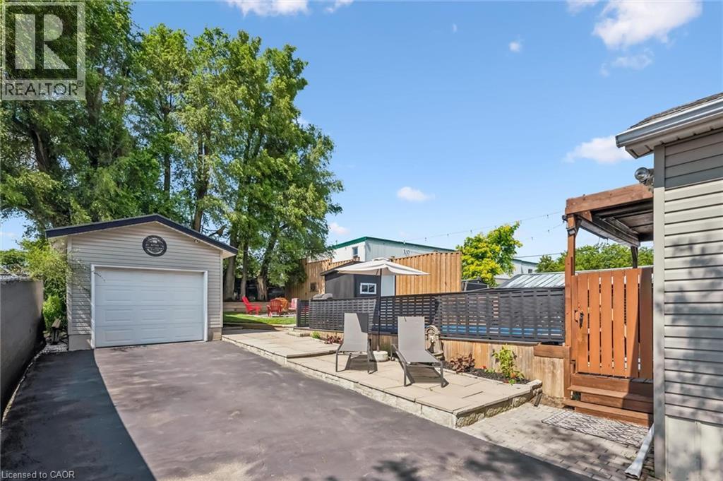 












976 GUELPH Street

,
Kitchener,




Ontario
N2H5Z6


