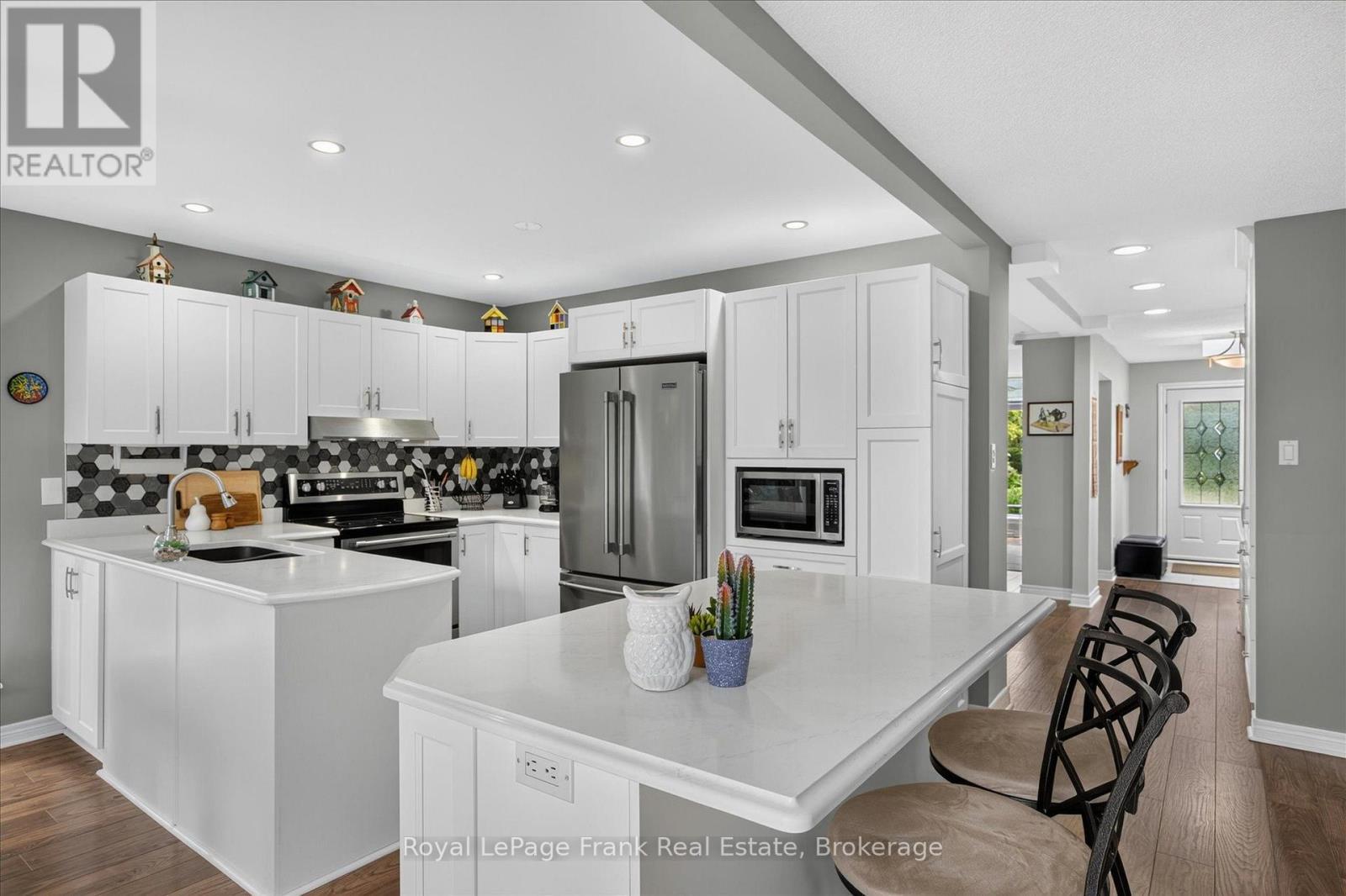 












64 ISLAND BAY DRIVE

,
Kawartha Lakes (Bobcaygeon),




Ontario
K0M1A0

