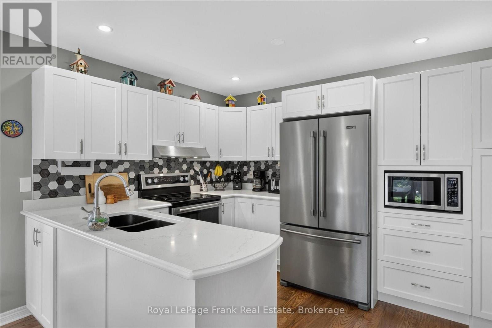 












64 ISLAND BAY DRIVE

,
Kawartha Lakes (Bobcaygeon),




Ontario
K0M1A0

