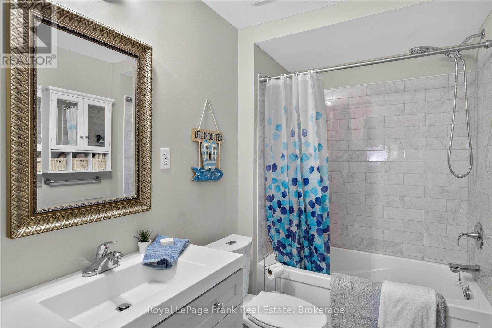 












64 ISLAND BAY DRIVE

,
Kawartha Lakes (Bobcaygeon),




Ontario
K0M1A0

