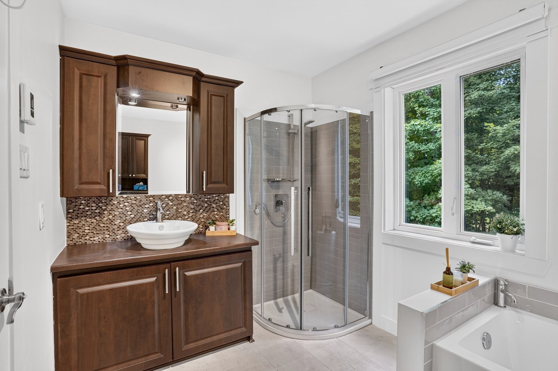 









565


Rue du Bouton-d'Or

,
Sainte-Sophie,




QC
J5J1T5

