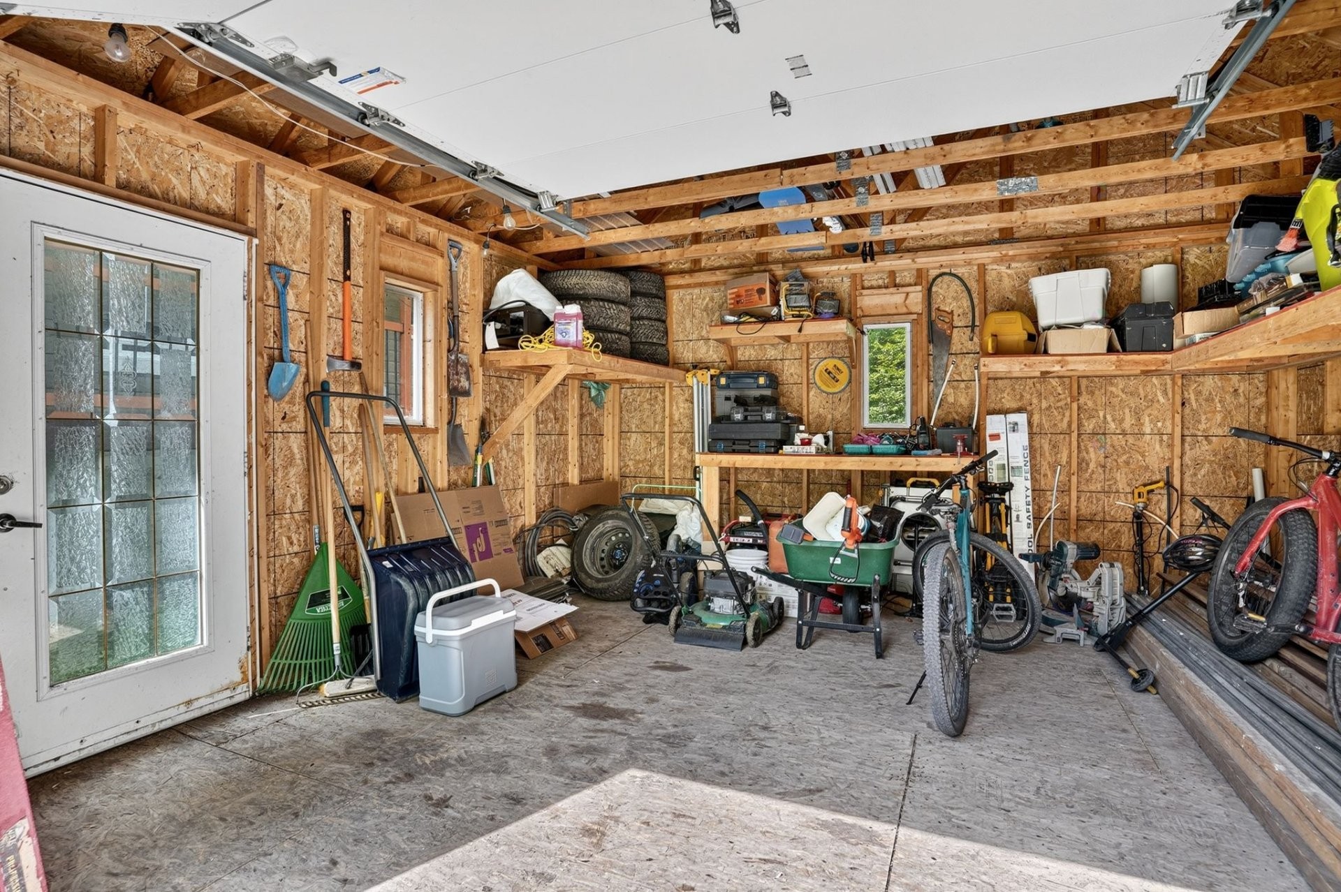 









565


Rue du Bouton-d'Or

,
Sainte-Sophie,




QC
J5J1T5

