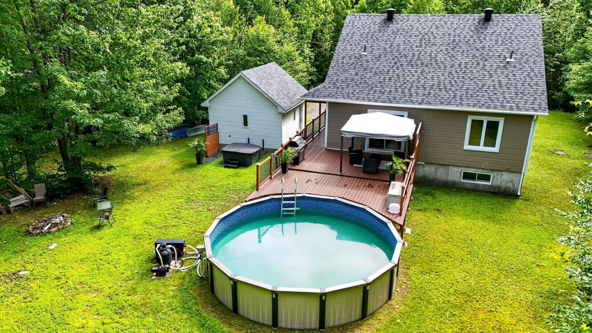 









565


Rue du Bouton-d'Or

,
Sainte-Sophie,




QC
J5J1T5


