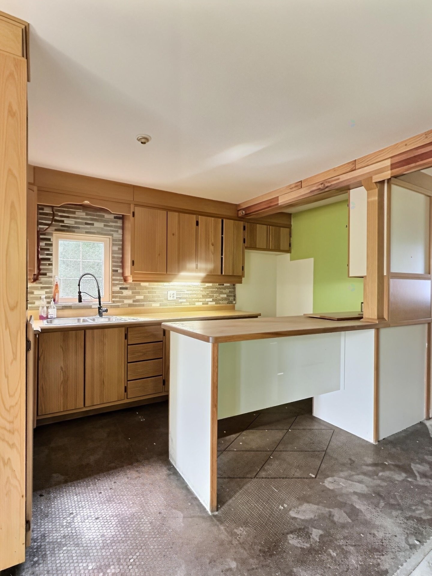 









391


Rue des Aviateurs

,
Shawinigan,




QC
G0X1L0

