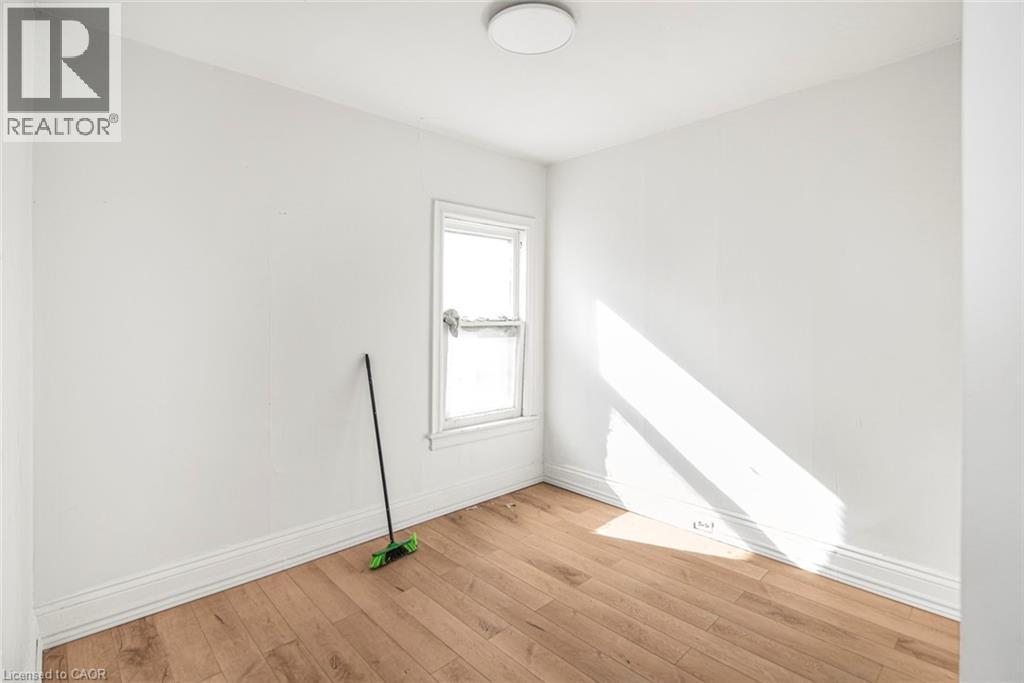 












39 ARTHUR Avenue N

,
Hamilton,




Ontario
L8L6C7

