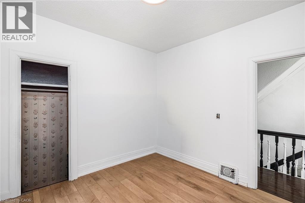 












39 ARTHUR Avenue N

,
Hamilton,




Ontario
L8L6C7

