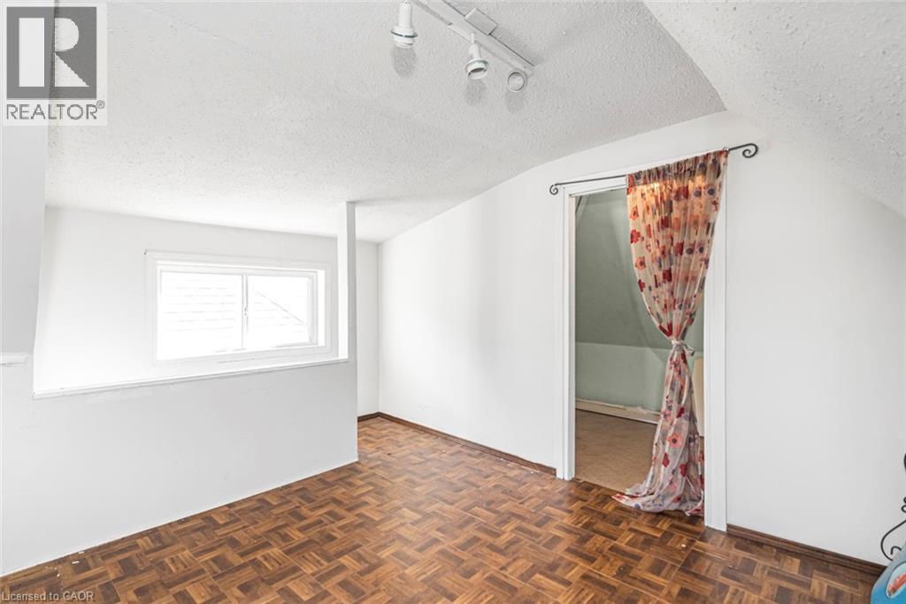 












39 ARTHUR Avenue N

,
Hamilton,




Ontario
L8L6C7

