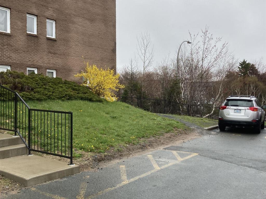 












103 15 Langbrae Drive

,
Halifax,




NS
B3M 3W5

