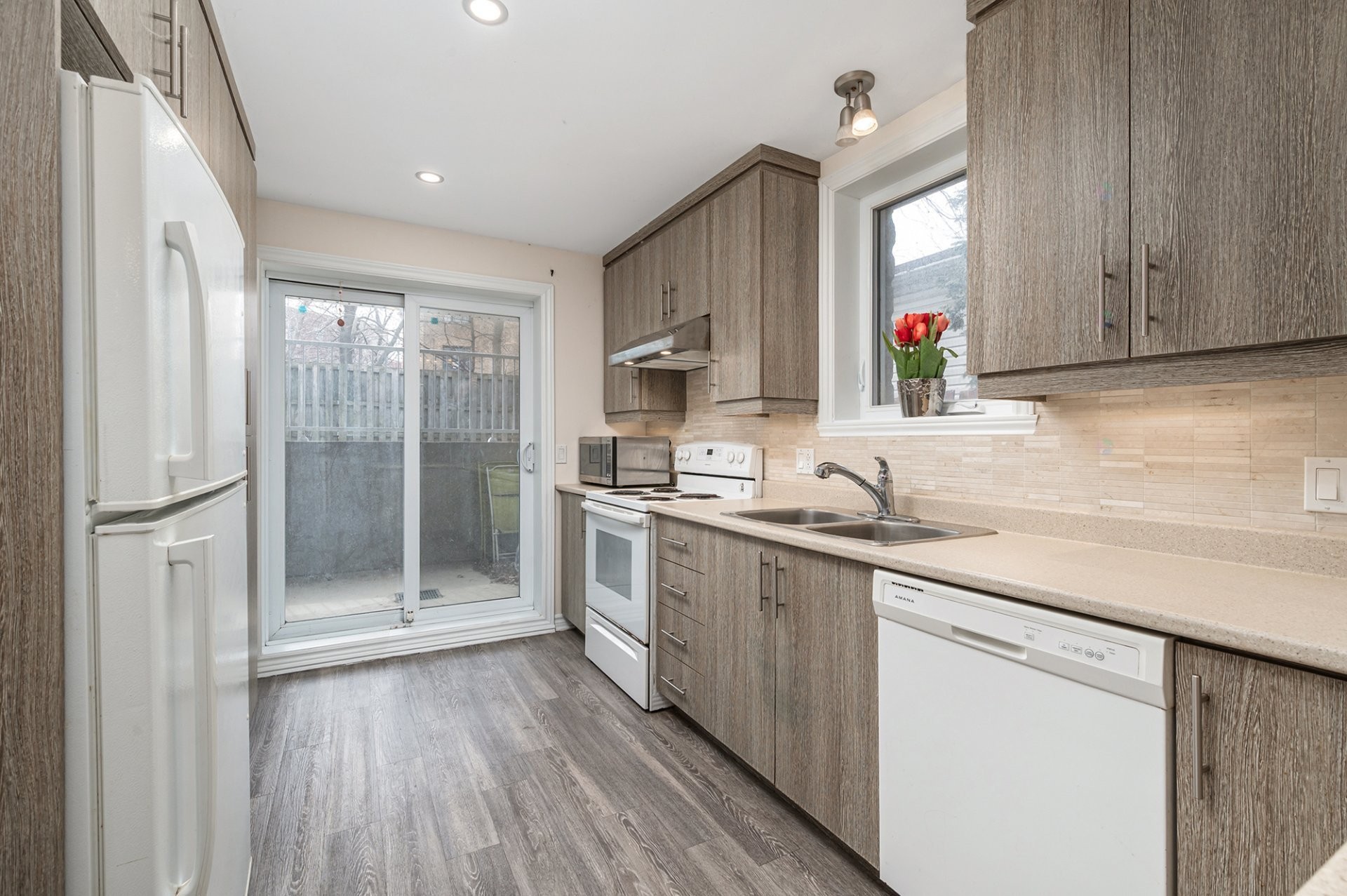 









172


Rue Rouville

,
Longueuil (Le Vieux-Longueuil),




QC
J4K2W2

