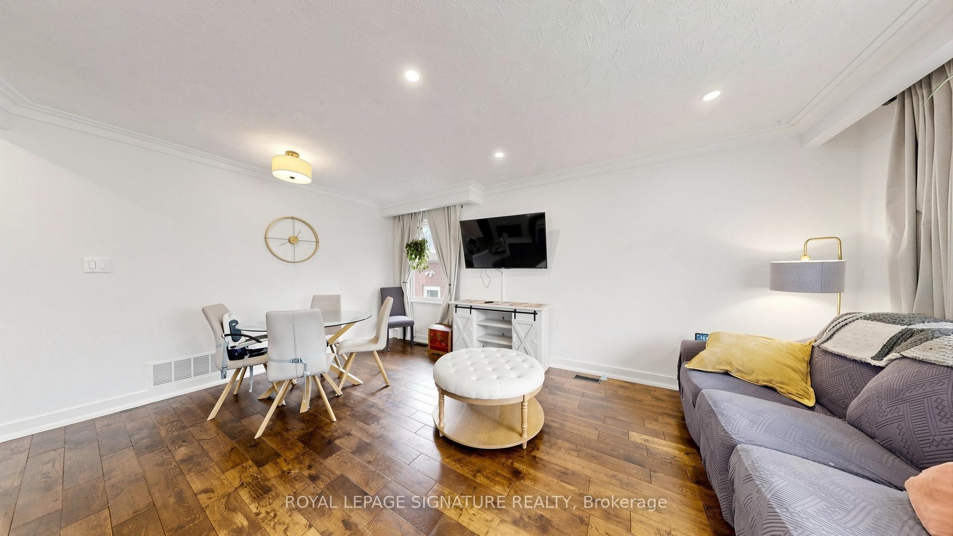 









33


Neapolitan

Drive,
Toronto,




ON
M1P 4B2


