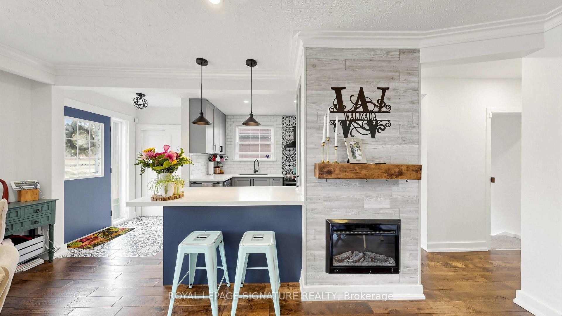 









33


Neapolitan

Drive,
Toronto,




ON
M1P 4B2


