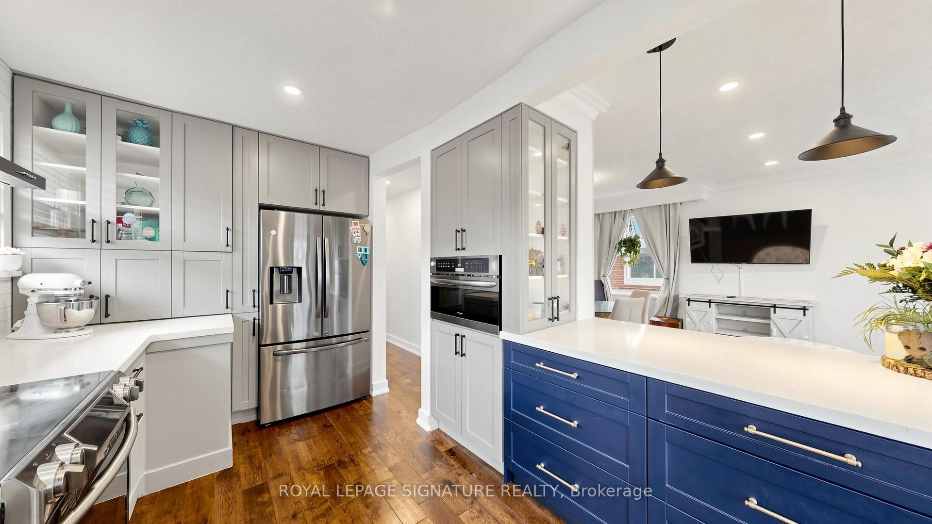 









33


Neapolitan

Drive,
Toronto,




ON
M1P 4B2

