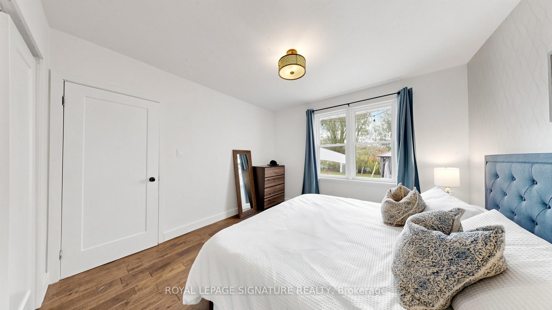 









33


Neapolitan

Drive,
Toronto,




ON
M1P 4B2

