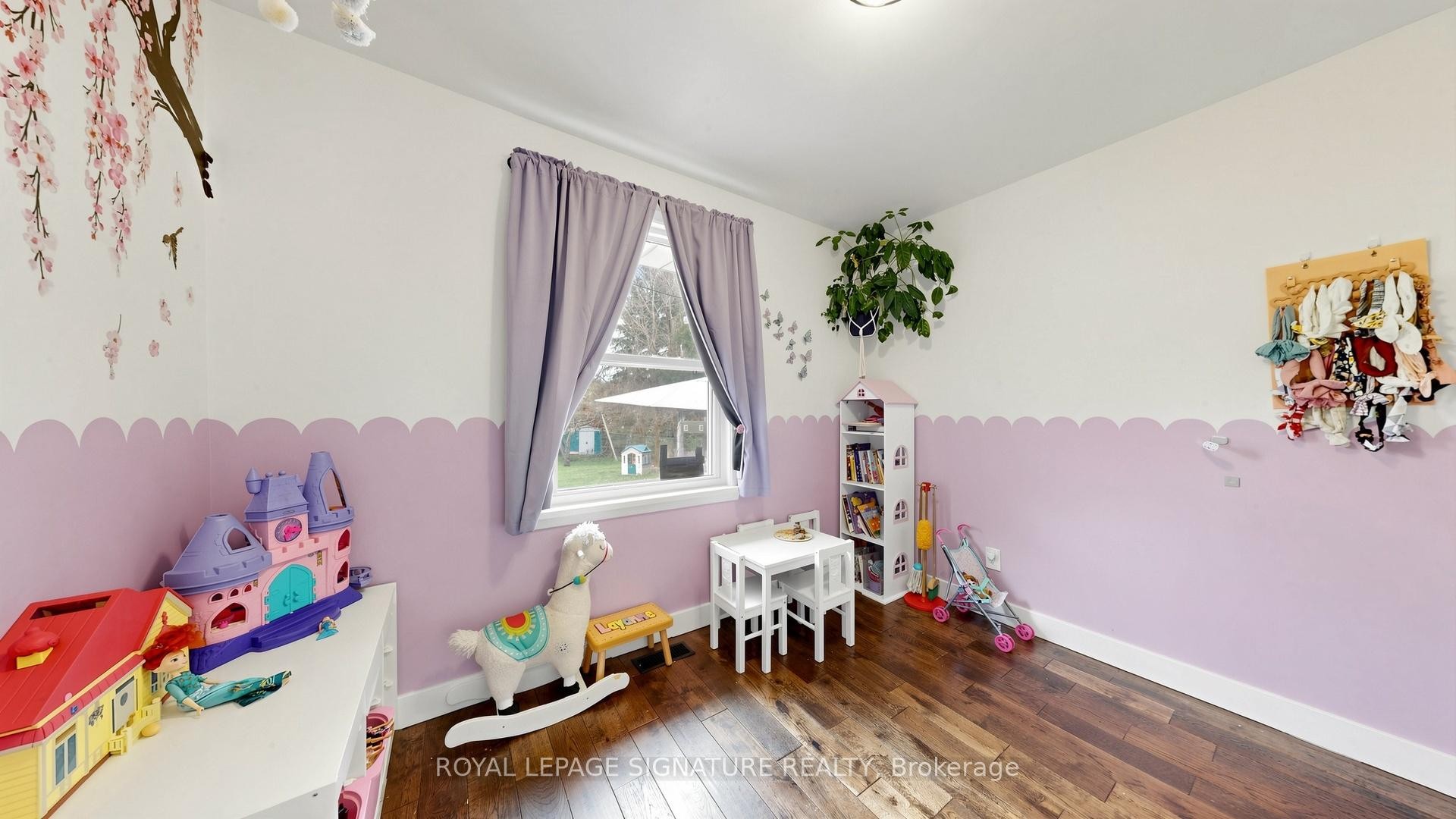 









33


Neapolitan

Drive,
Toronto,




ON
M1P 4B2

