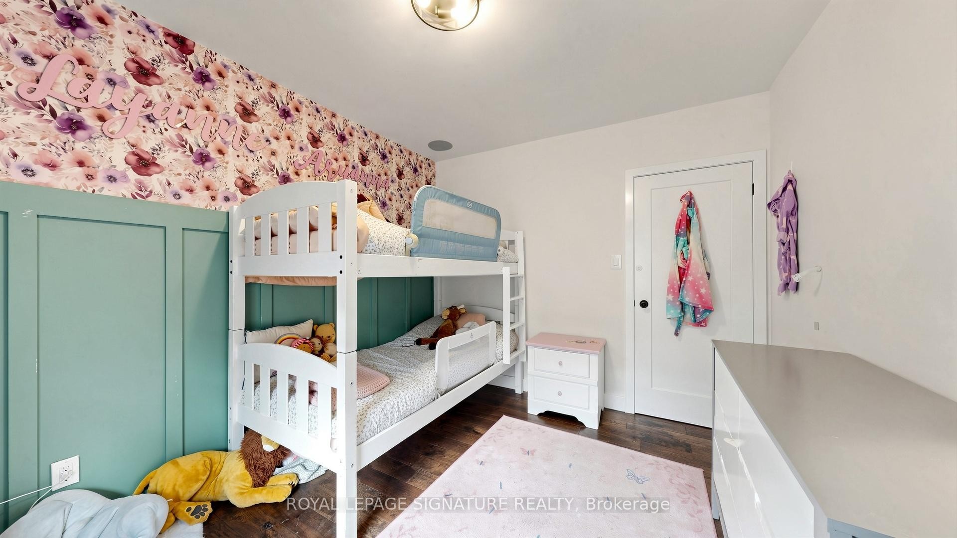 









33


Neapolitan

Drive,
Toronto,




ON
M1P 4B2

