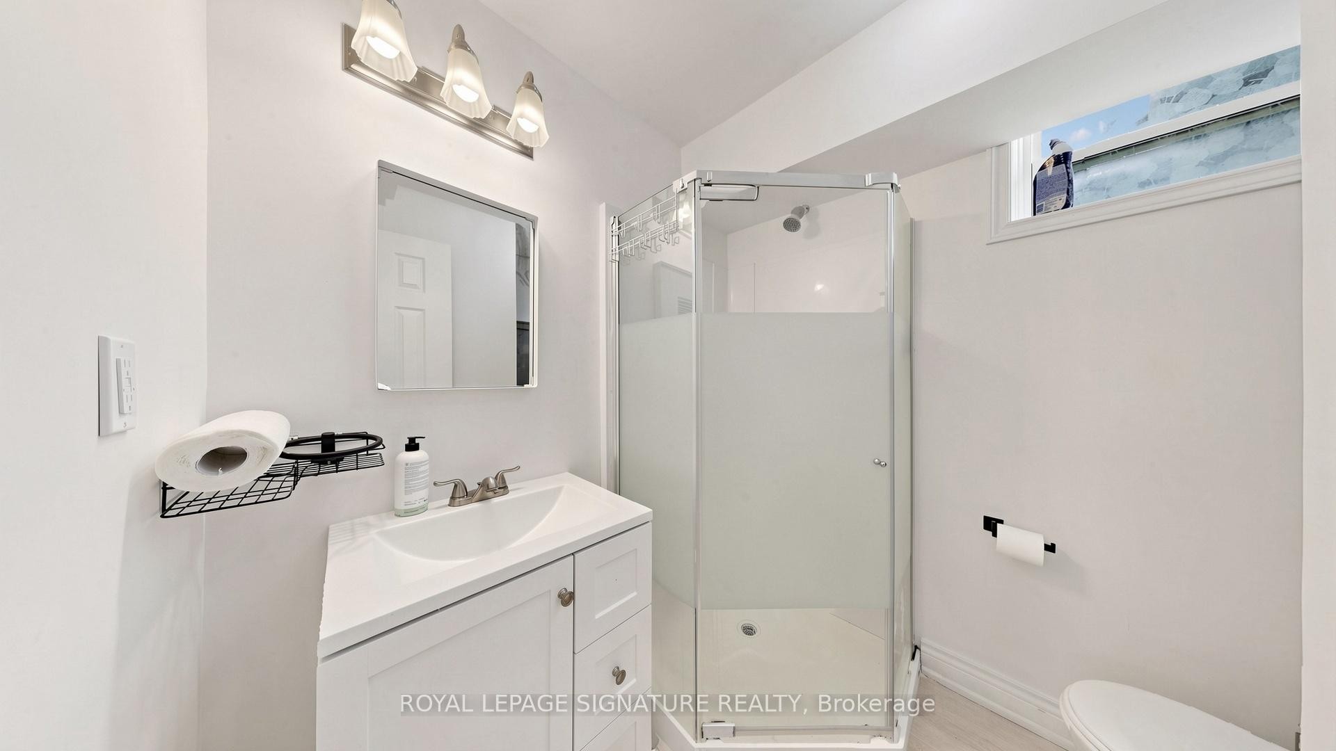 









33


Neapolitan

Drive,
Toronto,




ON
M1P 4B2

