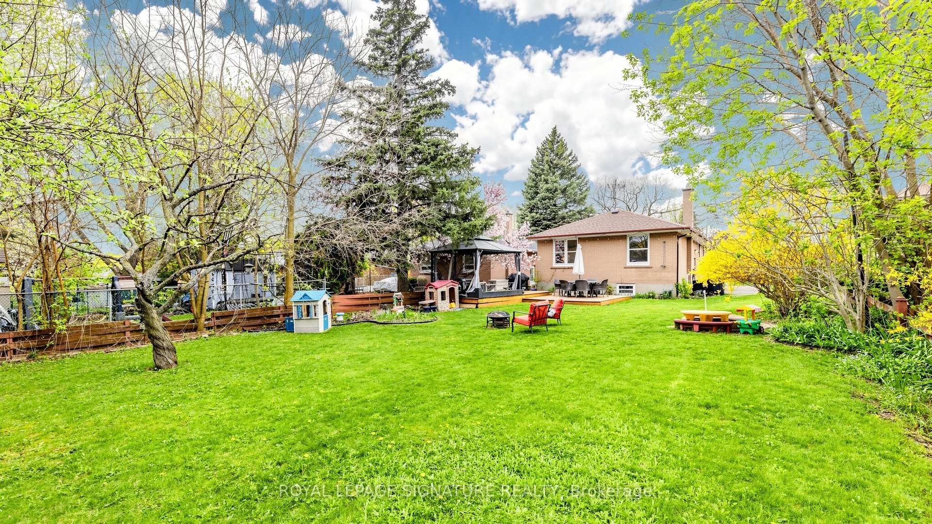 









33


Neapolitan

Drive,
Toronto,




ON
M1P 4B2

