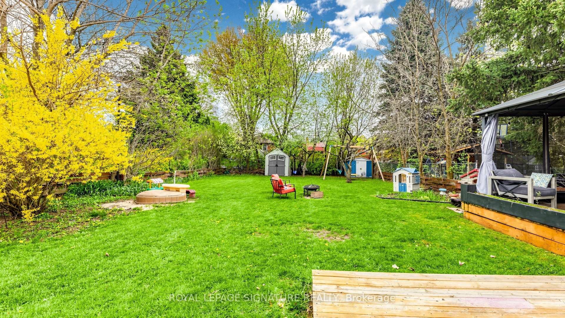 









33


Neapolitan

Drive,
Toronto,




ON
M1P 4B2

