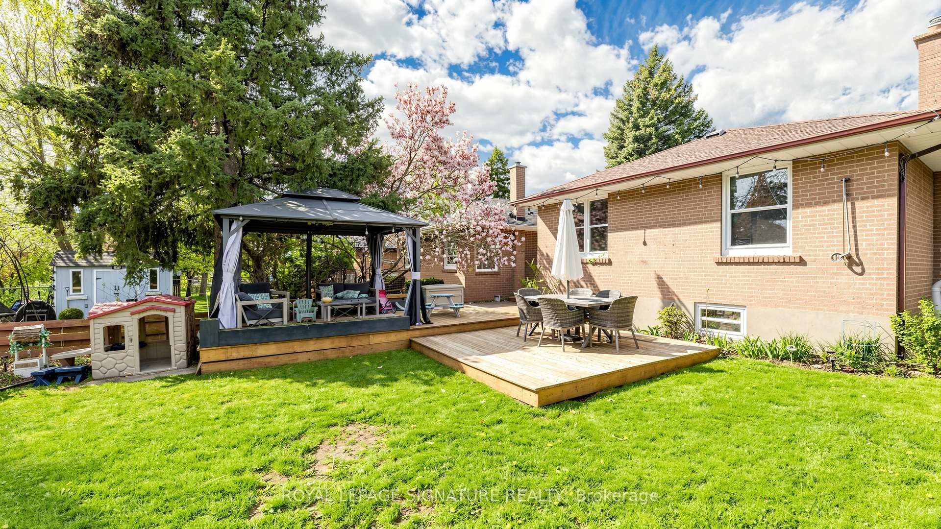 









33


Neapolitan

Drive,
Toronto,




ON
M1P 4B2

