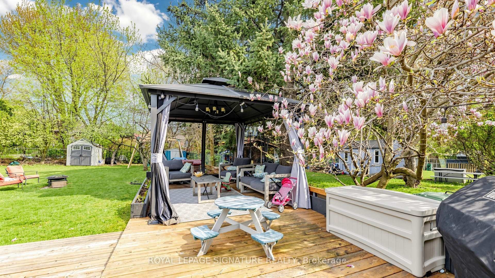 









33


Neapolitan

Drive,
Toronto,




ON
M1P 4B2


