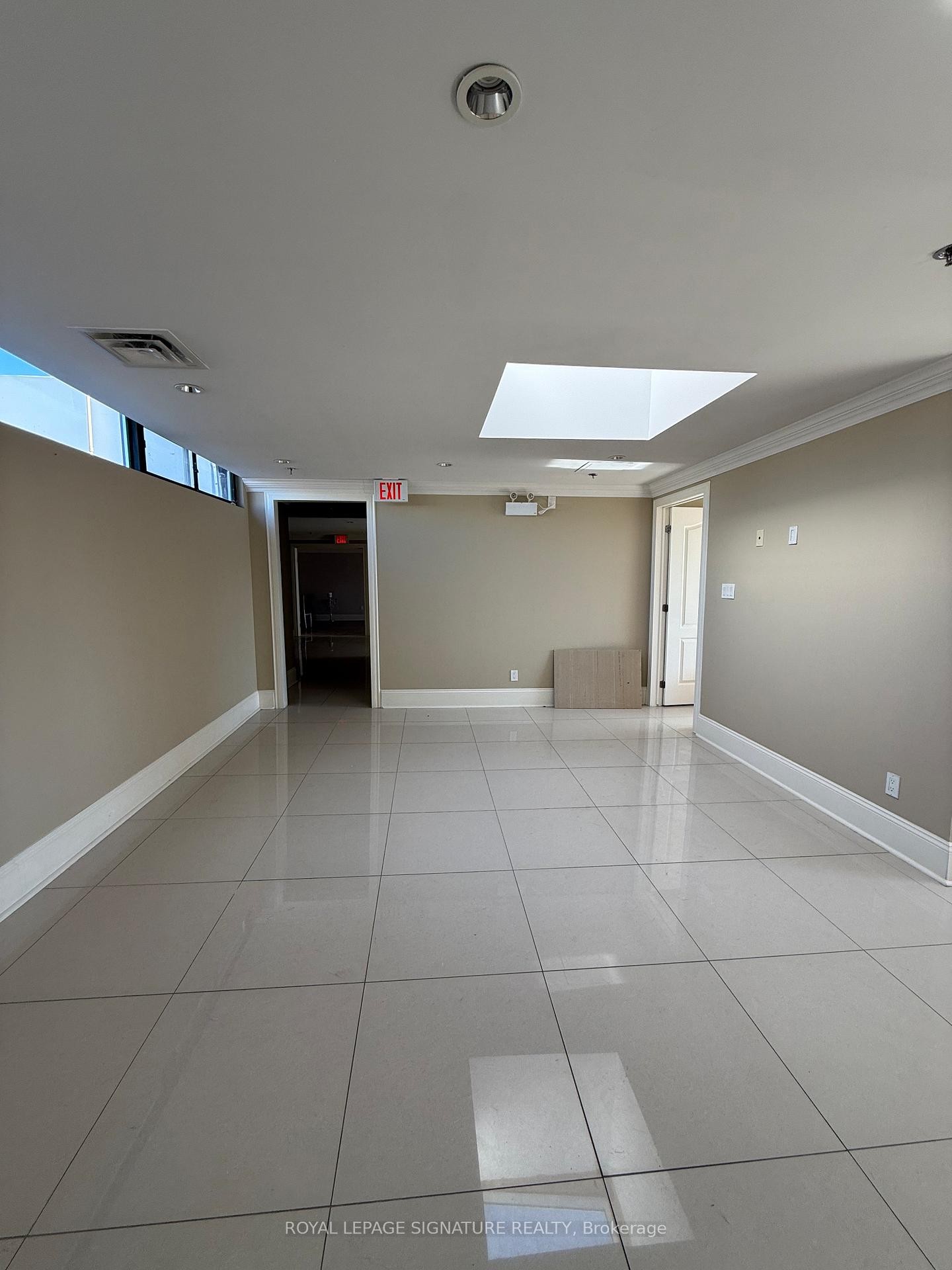 









7601


Jane

Street, 2nd Flr - Rear Entrance,
Vaughan,




ON
L4K 1X2


