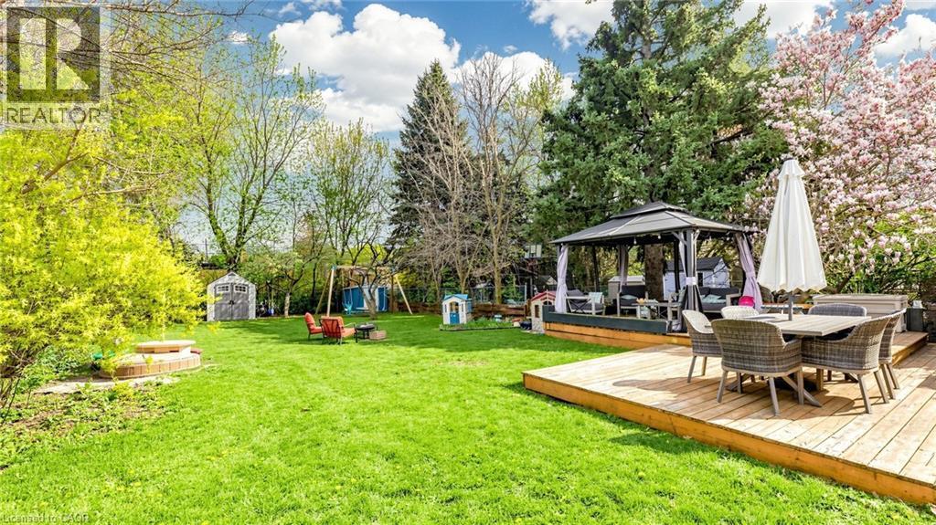 












33 NEAPOLITAN Drive

,
Scarborough,




Ontario
M1P4B2

