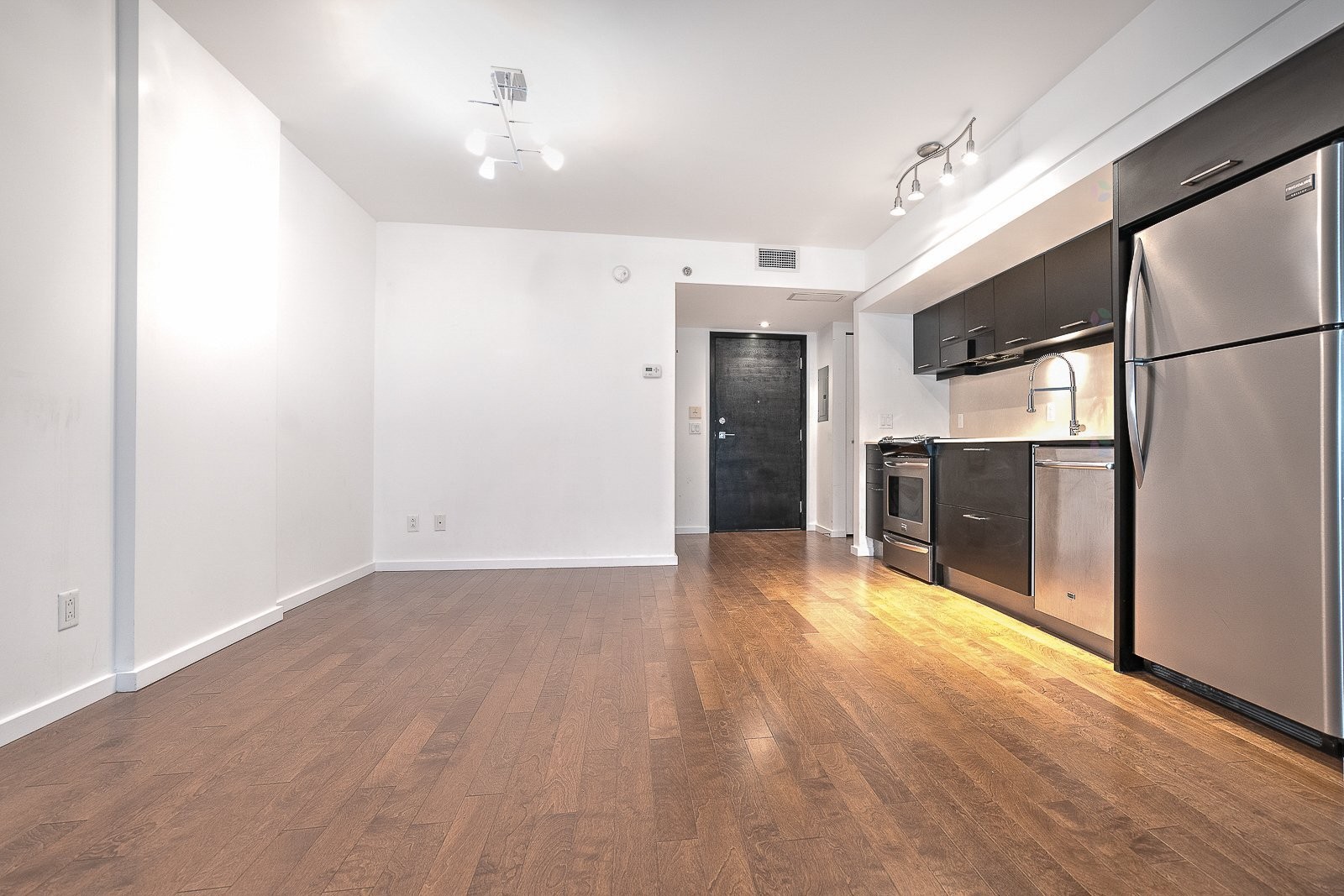 









350


Boul. De Maisonneuve O.

, 710,
Montréal (Ville-Marie),




QC
H3A0B4

