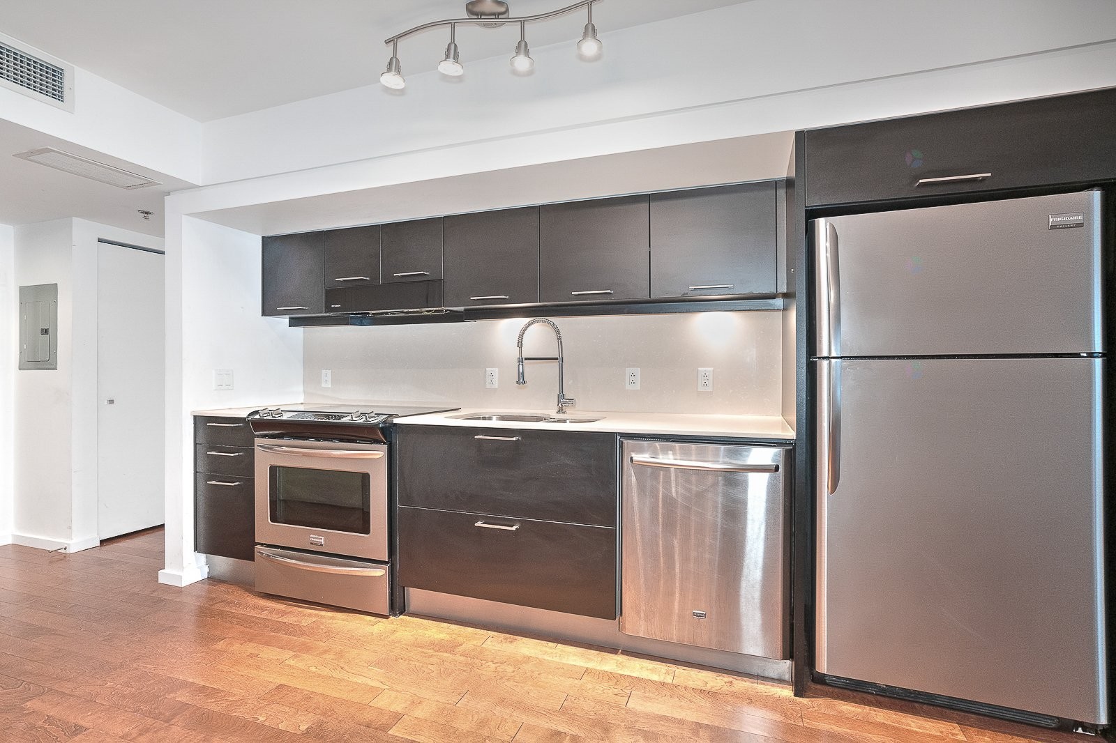 









350


Boul. De Maisonneuve O.

, 710,
Montréal (Ville-Marie),




QC
H3A0B4

