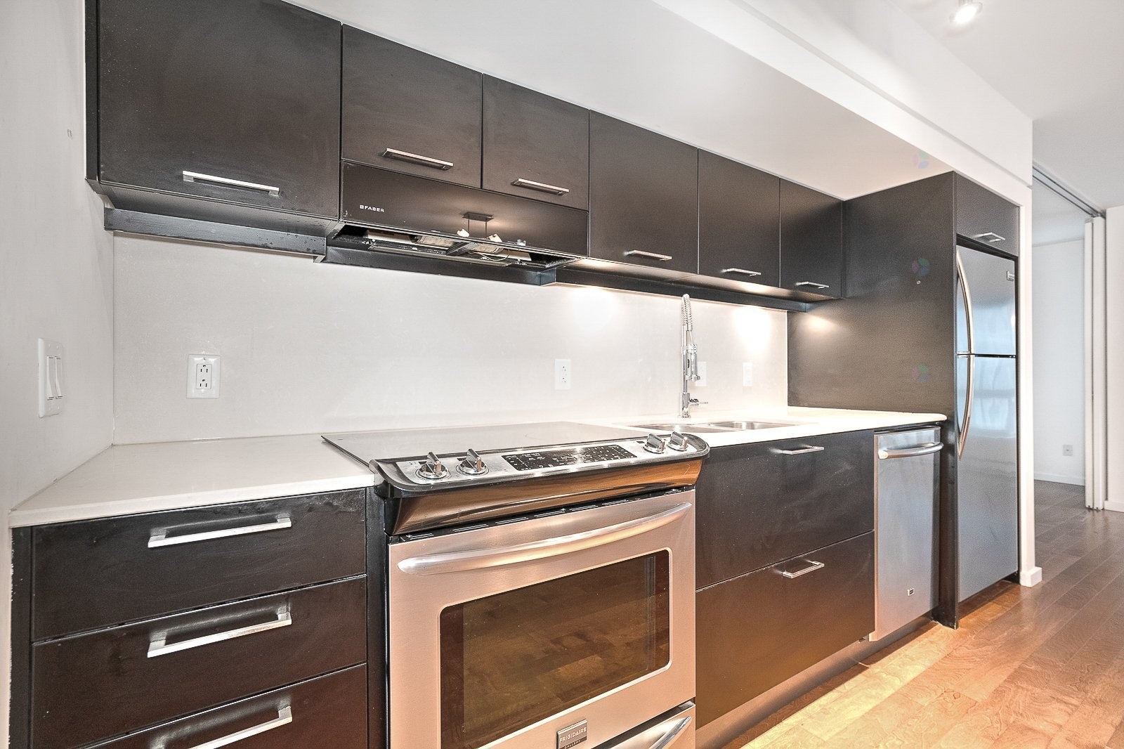 









350


Boul. De Maisonneuve O.

, 710,
Montréal (Ville-Marie),




QC
H3A0B4


