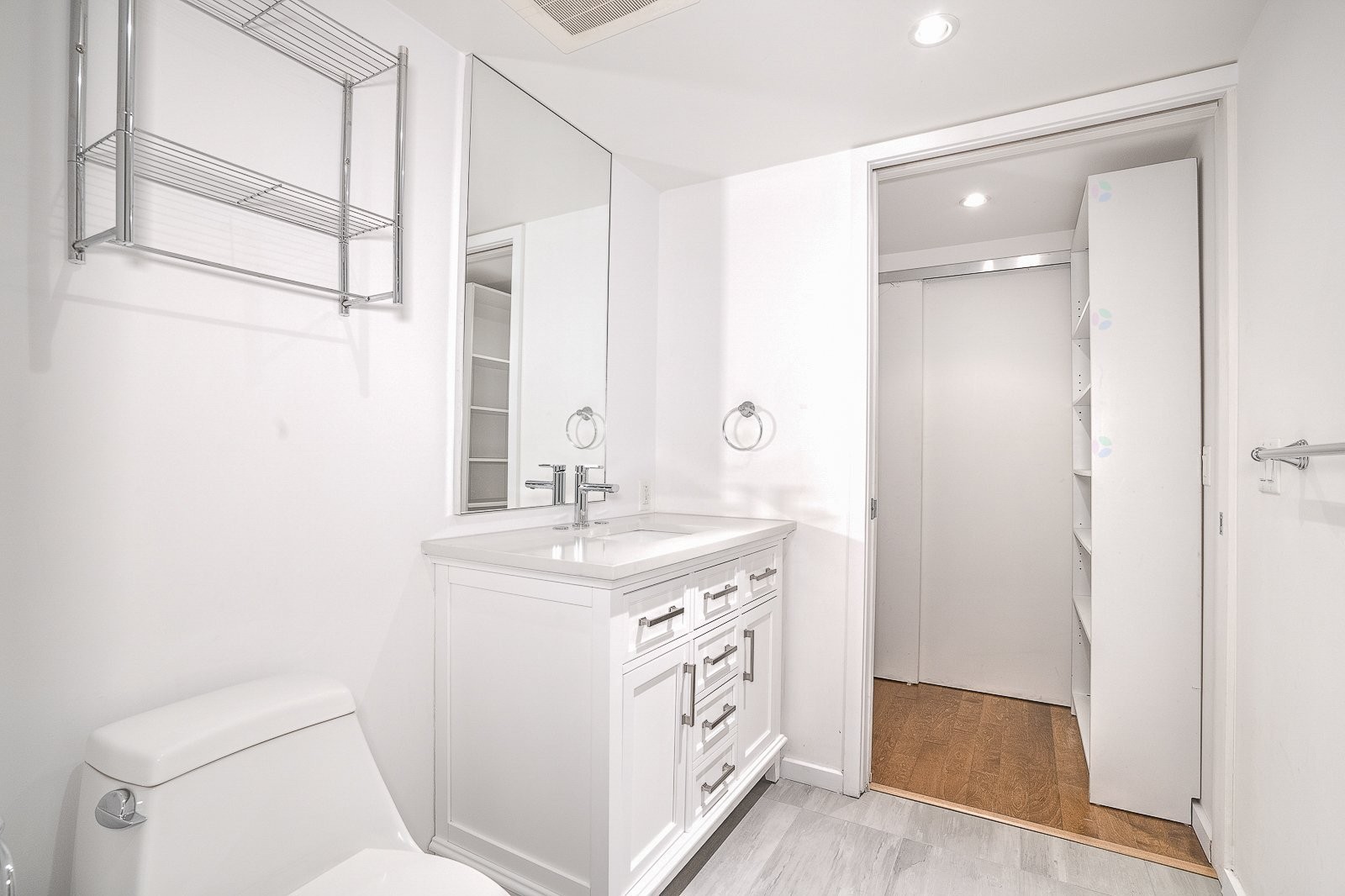 









350


Boul. De Maisonneuve O.

, 710,
Montréal (Ville-Marie),




QC
H3A0B4

