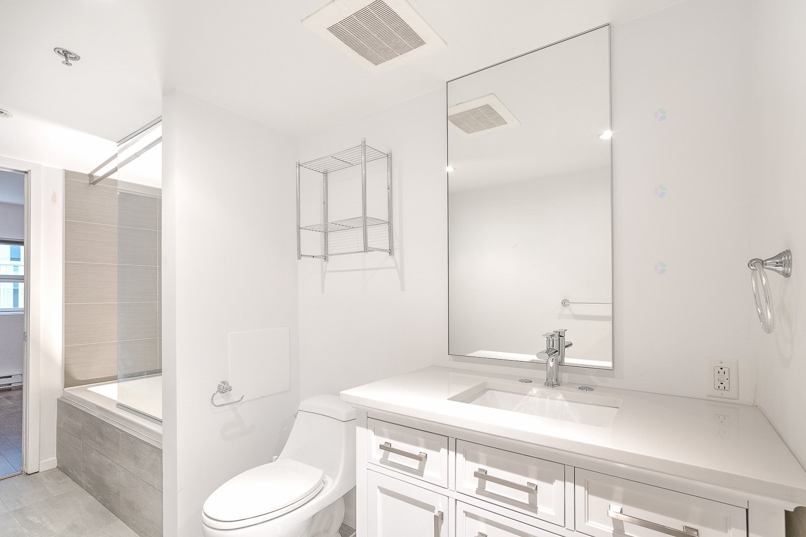









350


Boul. De Maisonneuve O.

, 710,
Montréal (Ville-Marie),




QC
H3A0B4

